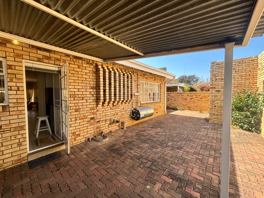 2 Bedroom Property for Sale in Dassie Rand North West